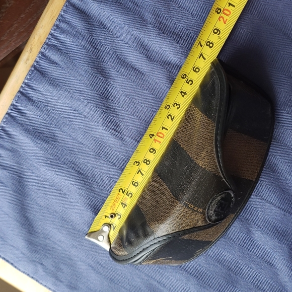Vintage FENDI sunglasses case - Picture 12 of 12